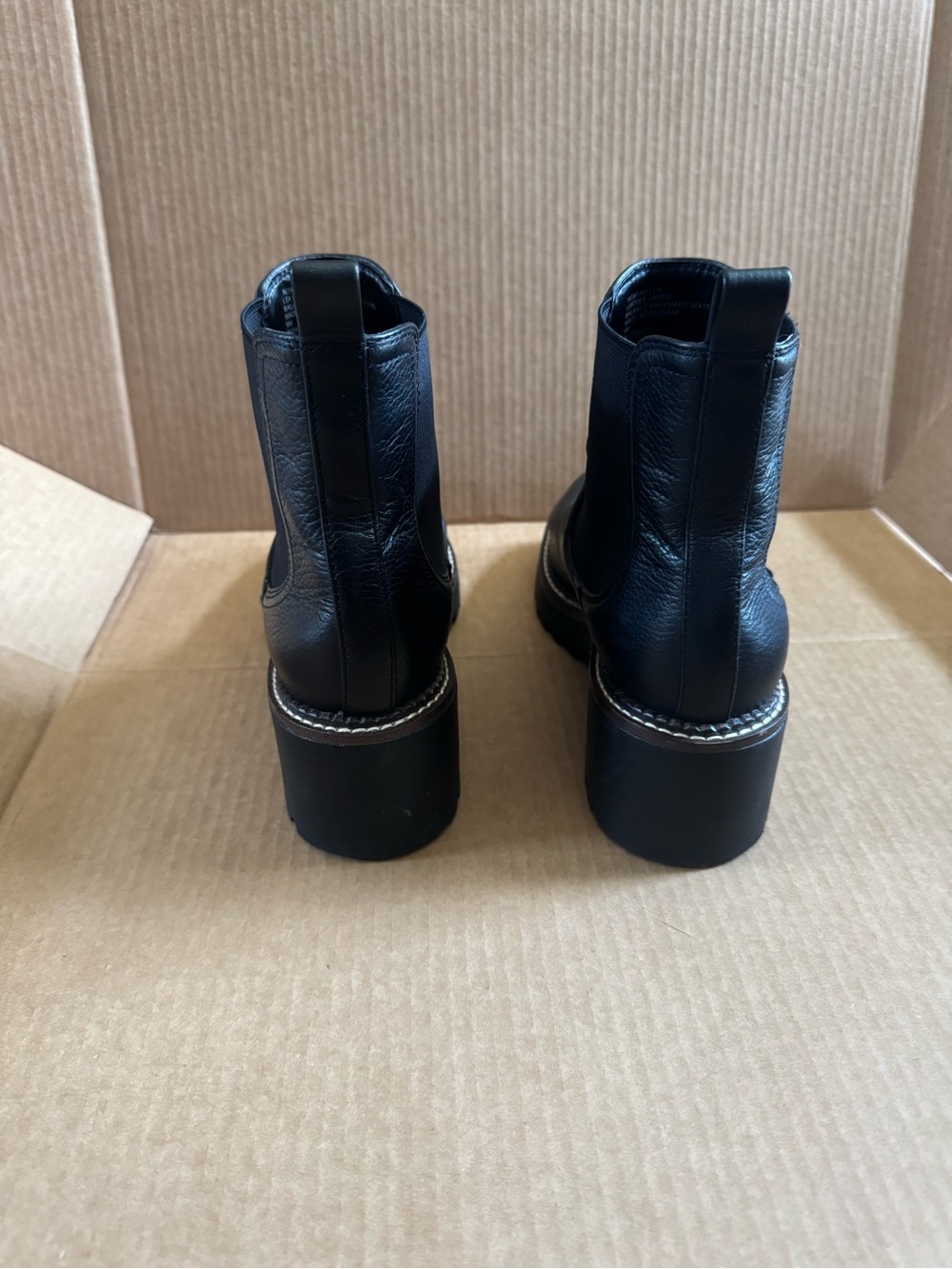 Nordstrom Black Leather Women's Chelsea Ankle Boots - Picture 4 of 9